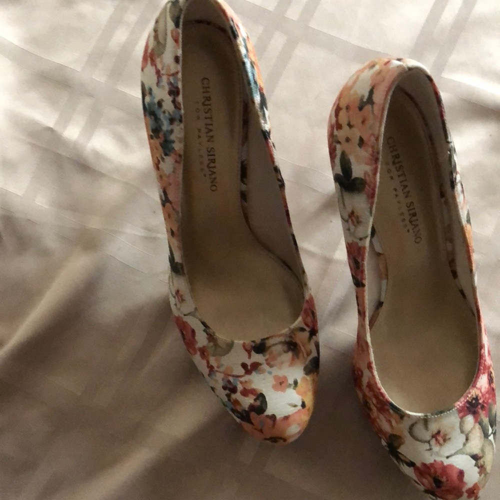 Heels - Picture 3 of 4